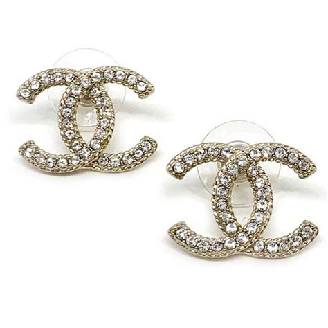 boucle d oreille femme chanel|Boucles d'oreilles Chanel femme occasion .